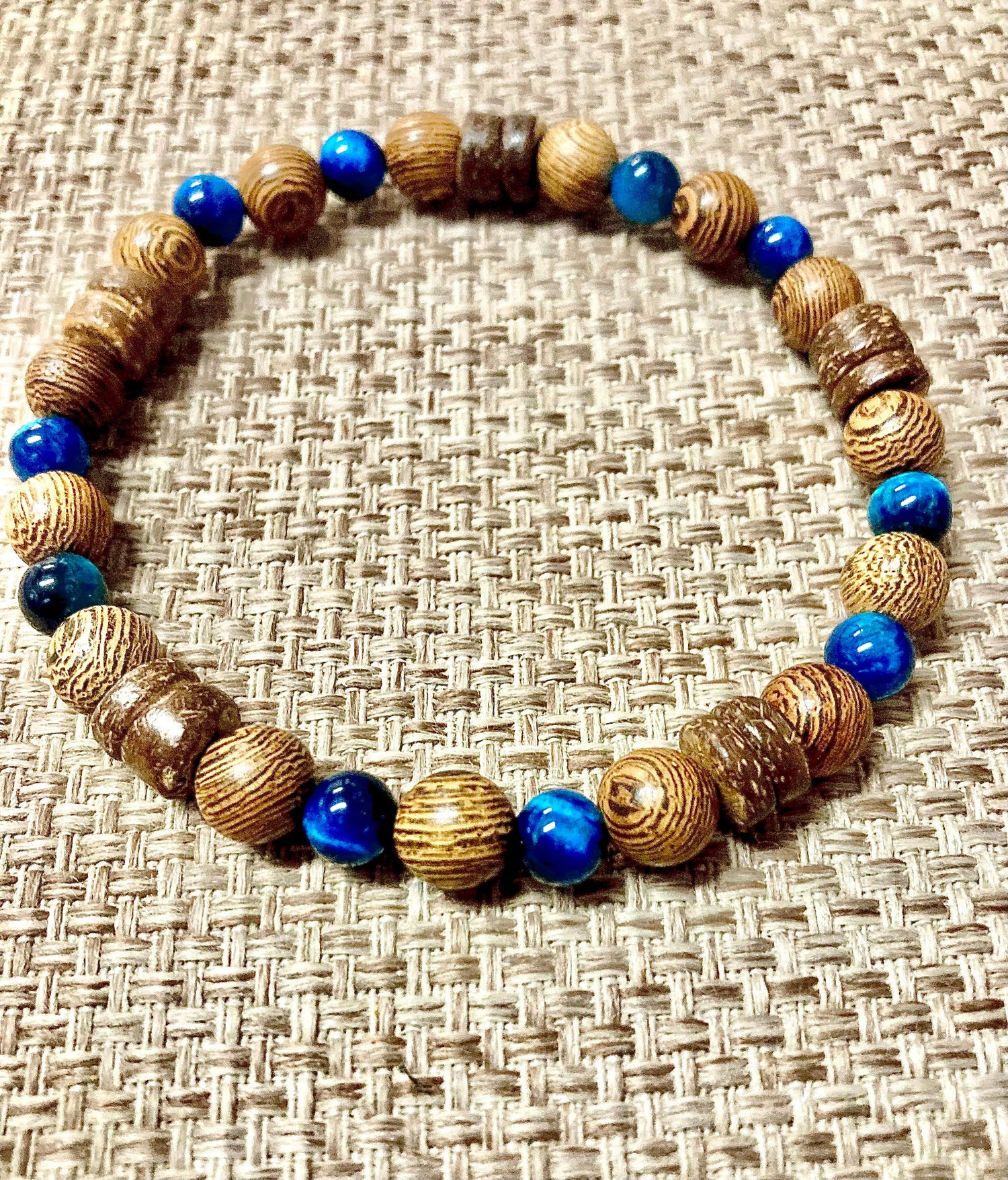 WOOD AND CRYSTAL
